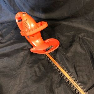 BLACK & DECKER HEDGE TRIMMER!!